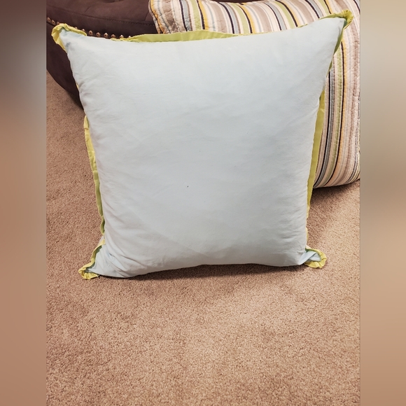 HOMESENSE-Giant pillow, Beautiful embroidered floral NWOT -24"×24" square - Picture 3 of 5